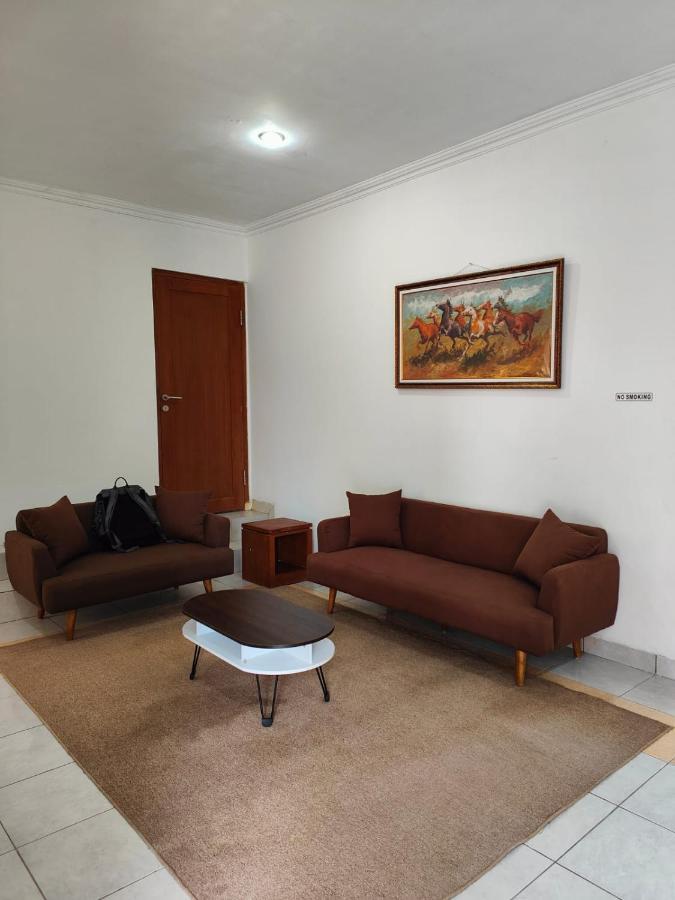 Adiputra Guesthouse 2 By Homiq Ngabean Kültér fotó