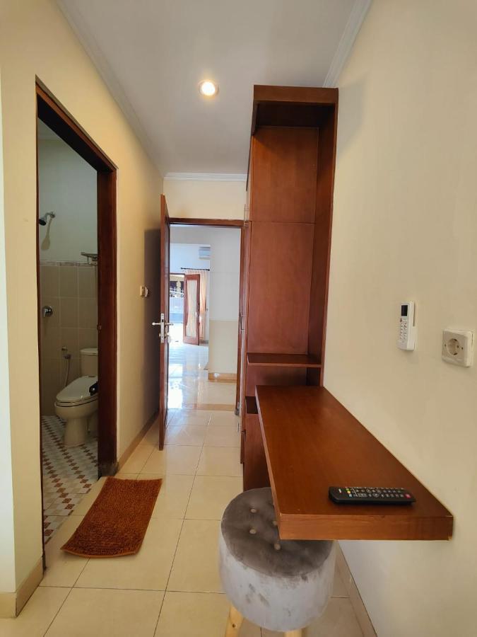 Adiputra Guesthouse 2 By Homiq Ngabean Kültér fotó