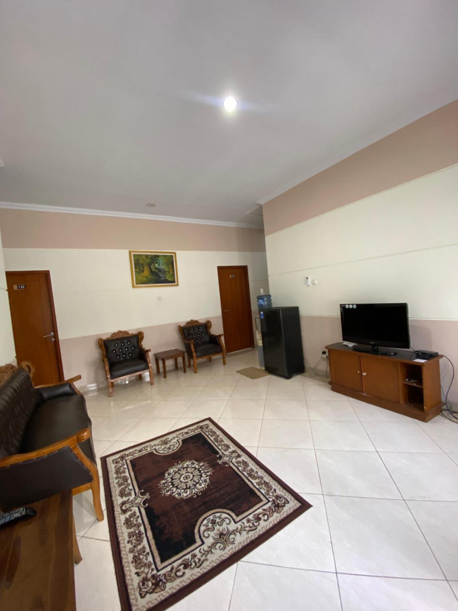 Adiputra Guesthouse 2 By Homiq Ngabean Kültér fotó